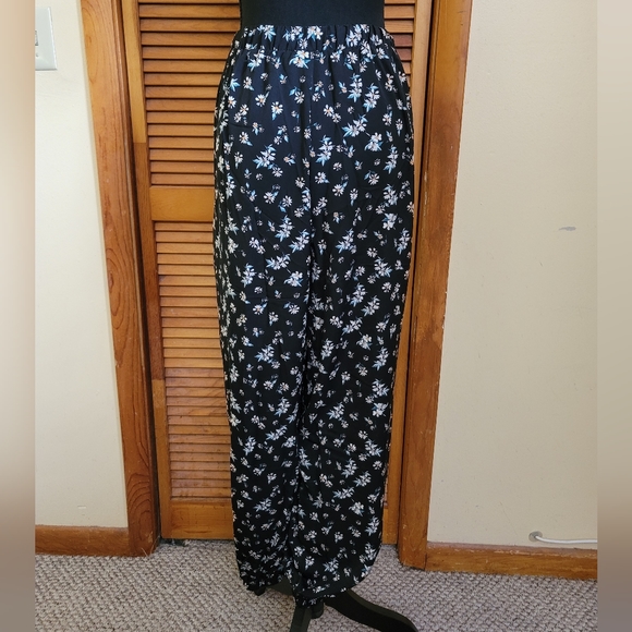 NWOT Daisy Floral Pants Size 2XL (Shein Plus) - Picture 10 of 12